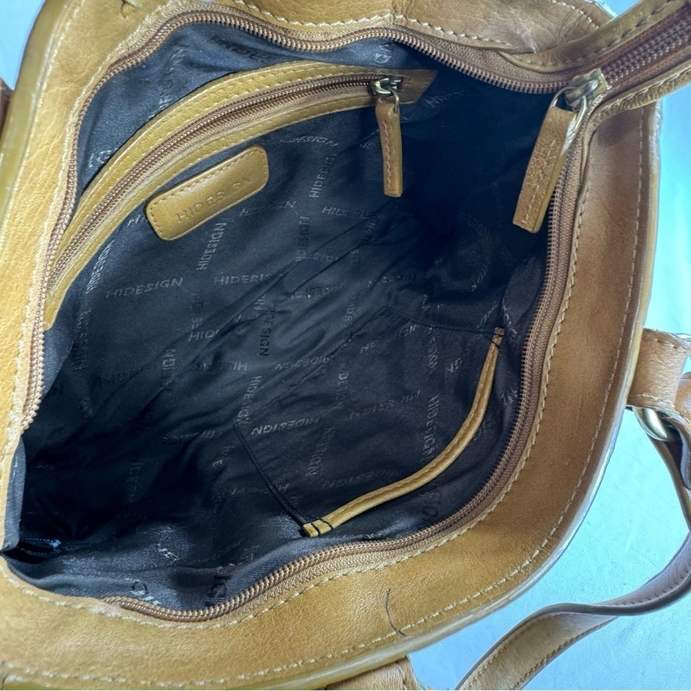 Hidesign Camel Colored Leather Zipper Front Handbag - Picture 8 of 10